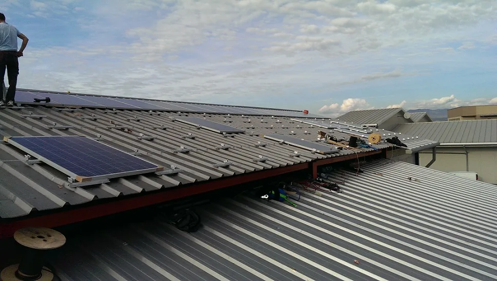 Panouri fotovoltaice pe acoperiș în Deva — Masin Energy