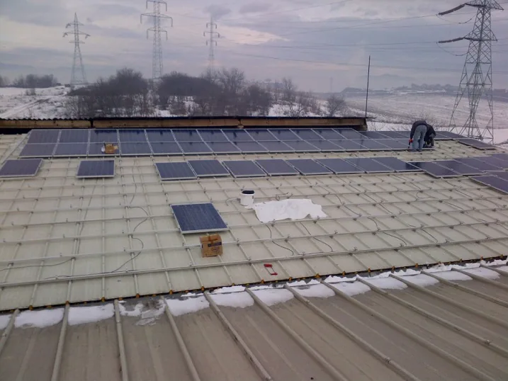Panouri fotovoltaice pe acoperiș în Hunedoara — Masin Energy