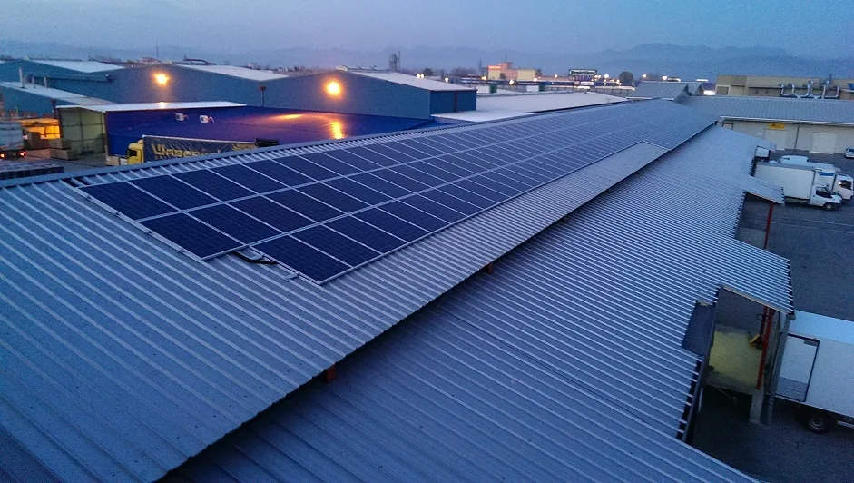 Panouri fotovoltaice pe acoperiș în Deva — Masin Energy
